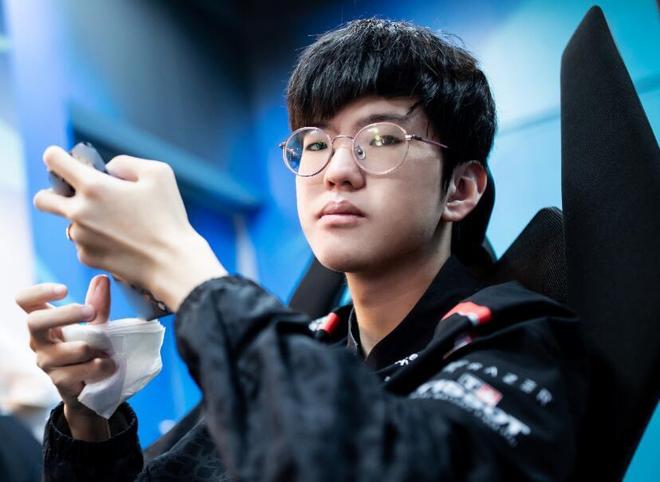 两个翼卫拉 两个翼卫拉