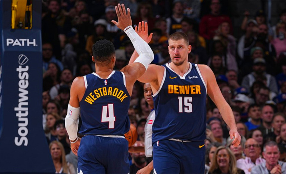 一旦他背身 一旦他背身